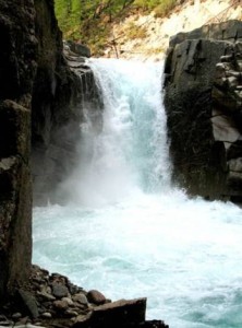 Фото 2. Водопад на реке Апсат